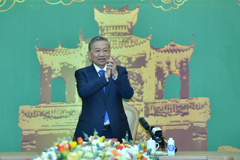 Tổng Bí thư Tô Lâm chúc Tết Đảng bộ, chính quyền và nhân dân tỉnh Hưng Yên. (Ảnh: Đăng Khoa)