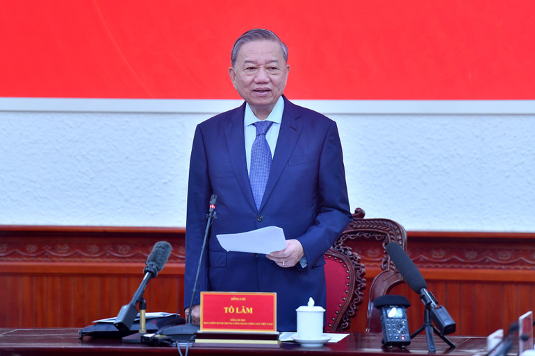 Tổng Bí thư Tô Lâm phát biểu kết luận buổi làm việc. (Ảnh:ĐĂNG KHOA) Tổng Bí thư Tô Lâm phát biểu kết luận buổi làm việc. (Ảnh:ĐĂNG KHOA)