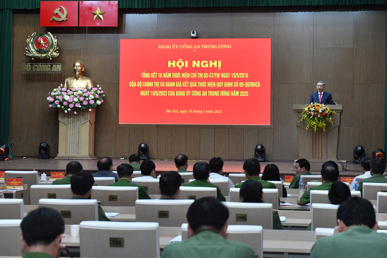 Toàn cảnh hội nghị. (Ảnh: ĐĂNG KHOA) Toàn cảnh hội nghị. (Ảnh: ĐĂNG KHOA)