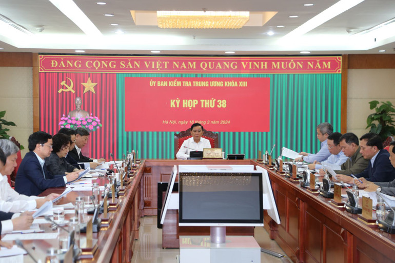 Tại kỳ họp thứ 38, Ủy ban Kiểm tra Trung ương đề nghị cấp có thẩm quyền xem xét, thi hành kỷ luật các đồng chí Lê Duy Thành, Đặng Văn Minh, Cao Khoa, Hà Hoàng Việt Phương.