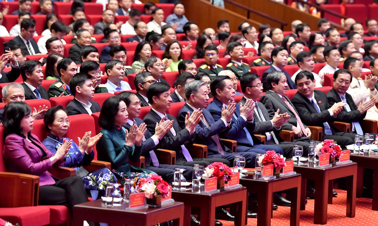 Tổng Bí thư Tô Lâm và các đại biểu tham dự buổi gặp mặt. Ảnh: Đăng Khoa Tổng Bí thư Tô Lâm và các đại biểu tham dự buổi gặp mặt. Ảnh: Đăng Khoa