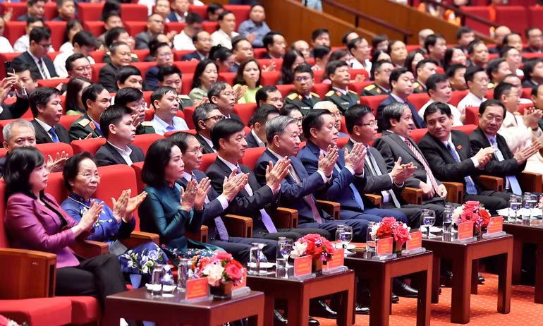 Tổng Bí thư Tô Lâm và các đại biểu tham dự buổi gặp mặt. Ảnh: Đăng Khoa Tổng Bí thư Tô Lâm và các đại biểu tham dự buổi gặp mặt. Ảnh: Đăng Khoa