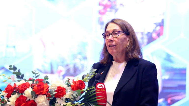 Chủ tịch Thượng viện Australia Sue Lines phát biểu tại Diễn đàn. Chủ tịch Thượng viện Australia Sue Lines phát biểu tại Diễn đàn.