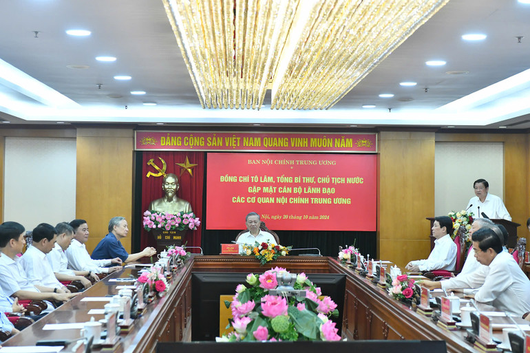 Quang cảnh buổi gặp mặt. Ảnh: ĐĂNG KHOA