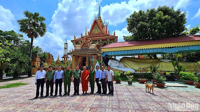 Sene Dolta là một trong 3 lễ lớn trong năm của đồng bào dân tộc Khmer Nam bộ, mọi nghi thức quan trọng đều diễn ra tại các ngôi chùa nam tông.