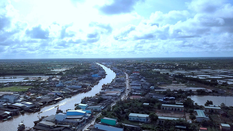 Tuyến Kênh Thị Kẹo dẫn ra cửa biển Cái Đôi Vàm bị yêu cầu hạn chế lưu thông trong thời nhất diễn ra việc nạo vét. Tuyến Kênh Thị Kẹo dẫn ra cửa biển Cái Đôi Vàm bị yêu cầu hạn chế lưu thông trong thời nhất diễn ra việc nạo vét.