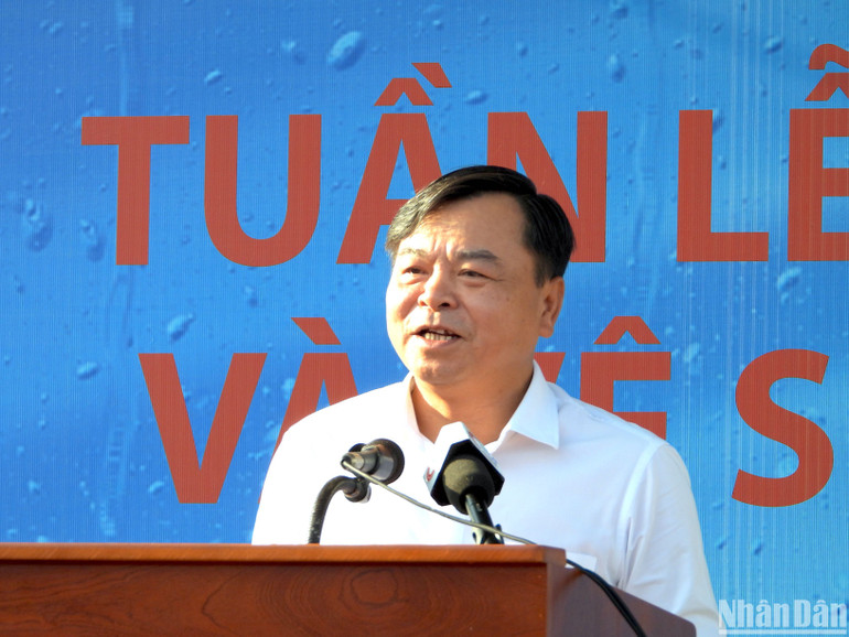 Thứ trưởng Nông nghiệp và Phát triển nông thôn Nguyễn Hoàng Hiệp phát biểu phát động hưởng ứng “Tuần lễ Quốc gia Nước sạch và vệ sinh môi trường năm 2024”.