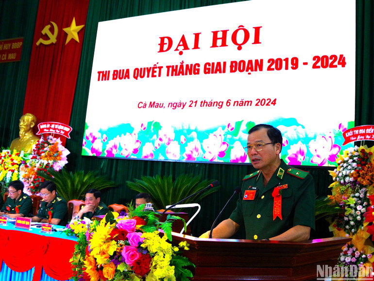 Thiếu tướng Lê Văn Phúc, Phó Tư lệnh Bộ đội Biên phòng phát biểu chỉ đạo tại Đại hội.