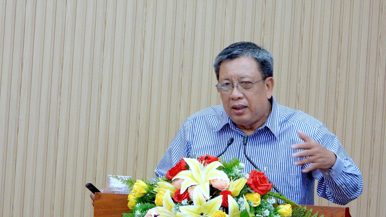 Phó Chủ tịch, kiêm tổng thư ký Hiệp hội ngành hàng lúa gạo Việt Nam Lê Thanh Tùng trình bày tại hội nghị.