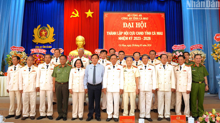 Ra mắt Ban Chấp hành Hội Cựu Công an nhân dân tỉnh Cà Mau nhiệm kỳ 2023-2028.