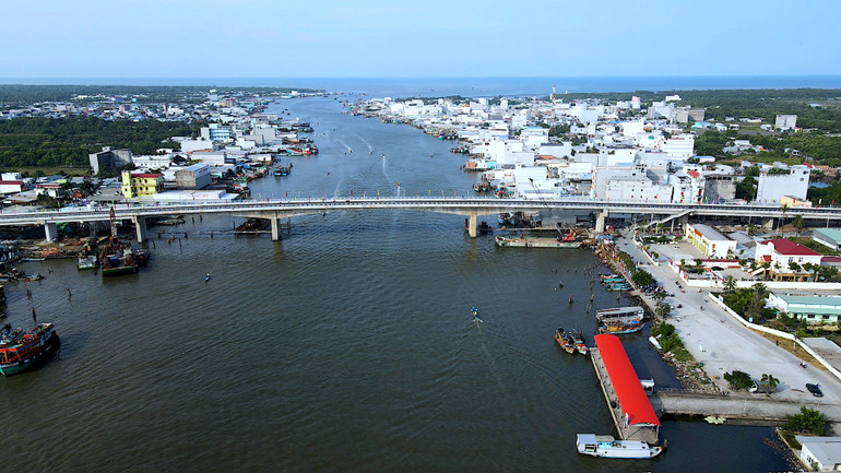 Một góc miền biển Sông Đốc thơ mộng sắp diễn ra Kỷ niệm 100 năm Lễ hội Nghinh Ông Sông Đốc, từ ngày 10 đến 16/3/2025.