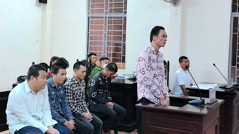 Các bị cáo hành hạ người khác và cố ý gây thương tích khai trước tòa xét xử sơ thẩm.