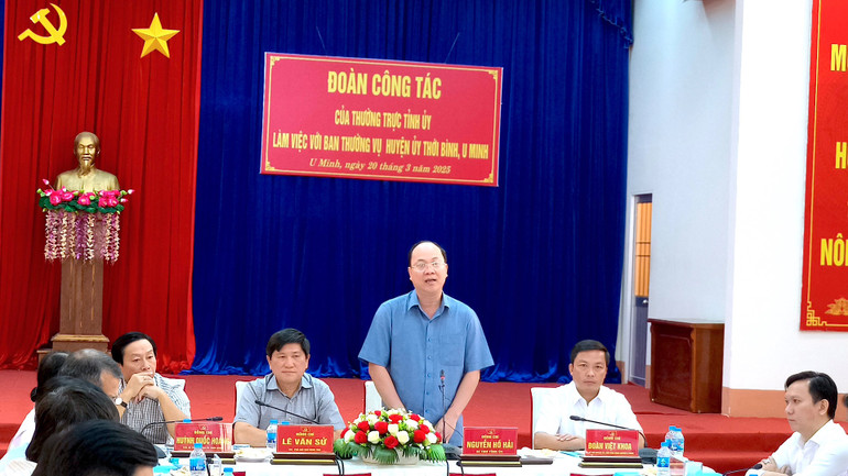 Bí thư Tỉnh ủy Cà Mau Nguyễn Hồ Hải phát biểu chỉ đạo tại buổi làm việc với Ban Thường vụ Huyện ủy Thới Bình và U Minh.