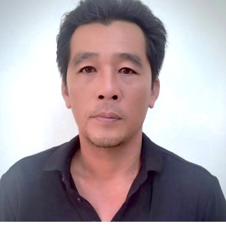 Nghi phạm Đỗ Văn An được cho là chủ mưu của băng trộm, cướp vừa bị công an Cà Mau tạm giữ hình sự. (Ảnh: Công an Cà Mau) Nghi phạm Đỗ Văn An được cho là chủ mưu của băng trộm, cướp vừa bị công an Cà Mau tạm giữ hình sự. (Ảnh: Công an Cà Mau)