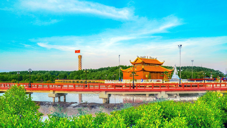 Một góc không gian rừng biển tại Công viên văn hóa Mũi Cà Mau.