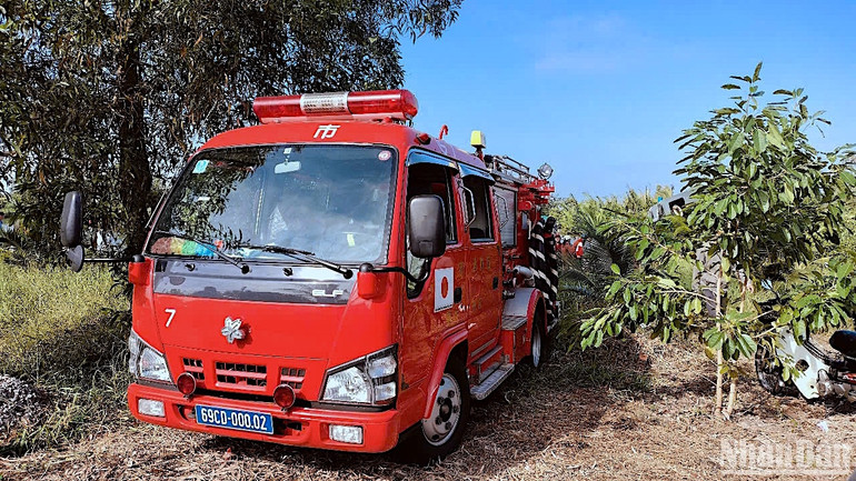 Xe chuyên dụng của lực lượng chức năng tiếp cận hiện trường để cứu hộ, cứu nạn. Xe chuyên dụng của lực lượng chức năng tiếp cận hiện trường để cứu hộ, cứu nạn.