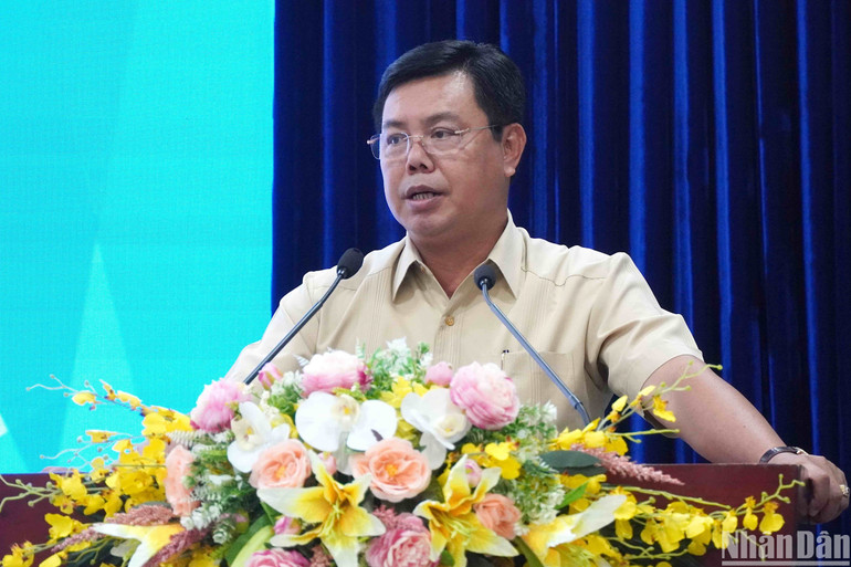 Bí thư Tỉnh ủy Cà Mau Nguyễn Tiến Hải chỉ đạo các nhiệm vụ quan trọng cần thực hiện đối với ngành y tế Cà Mau trong trong thời gian tới.