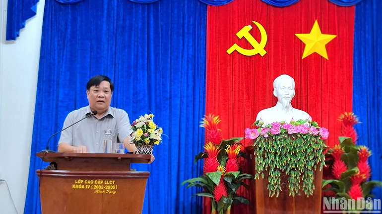 Phó Bí thư Thường trực Tỉnh uỷ Cà Mau Phạm Thành Ngại phát biểu đánh giá về Cuộc thi chính luận bảo vệ nền tảng tư tưởng của Đảng năm 2023 tại Cà Mau vào chiều 15/11.