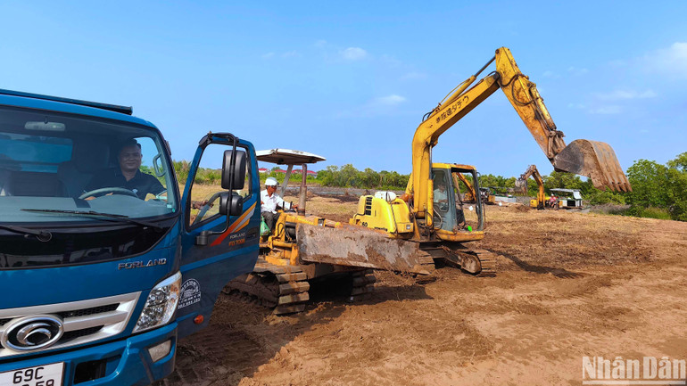 Lãnh đạo tỉnh Cà Mau yêu cầu nhà thầu huy động tối đa thiết bị, nhân lực…, hoàn thành dự án đúng tiến độ trong 10 tháng.