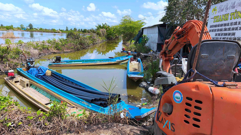 Cà Mau tập trung nguồn lực giải quyết nhu cầu nước sạch cho người dân nông thôn trong mùa khô hạn.