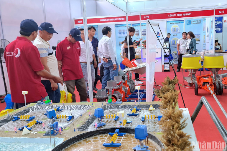 Nhiều thiết bị, sản phẩm chuyên về ngành tôm trưng bày tại Hội chợ Triển lãm quốc tế Công nghệ ngành tôm Việt Nam năm 2024.