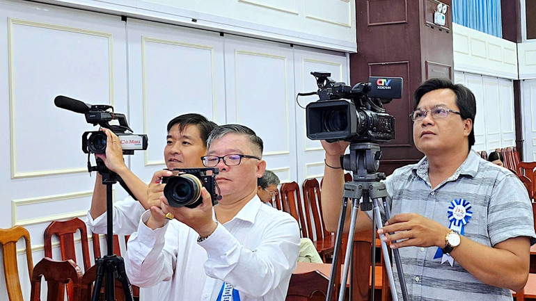 Đội ngũ báo chí tác nghiệp tại Cà Mau ngày càng chuyên nghiệp, đáp ứng yêu cầu, nhiệm vụ trong tình hình mới.