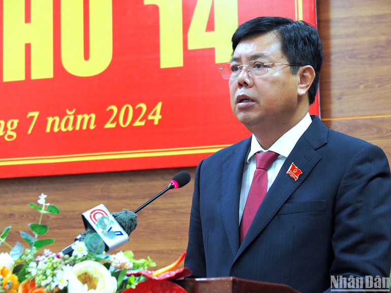 Uỷ viên Trung ương Đảng, Bí thư Tỉnh uỷ, Chủ tịch Hội đồng nhân dân tỉnh Cà Mau Nguyễn Tiến Hải phát biểu tại phiên khai mạc.