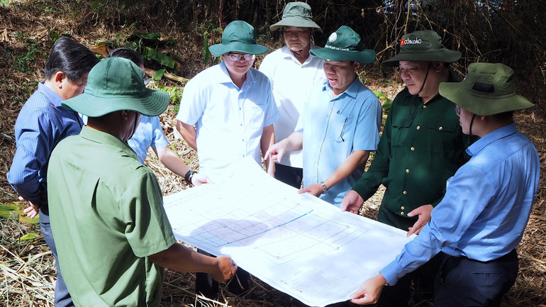 Lãnh đạo Tỉnh ủy, Ủy ban nhân dân tỉnh Cà Mau kiểm tra thực tế công tác phòng cháy chữa cháy rừng tại Vườn Quốc gia U Minh hạ.