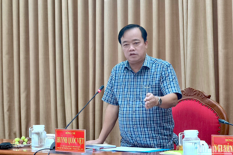 Ủy viên dự khuyết Trung ương Đảng, Phó Bí thư Thường trực Tỉnh ủy Bạc Liêu Huỳnh Quốc Việt phát biểu tại cuộc họp.