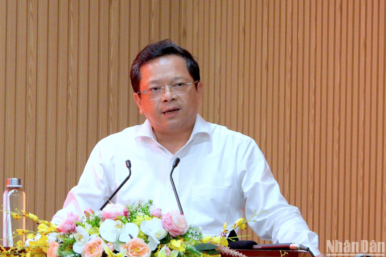 Phó Bí thư Thường trực Tỉnh ủy Cà Mau Nguyễn Đức Hiển phát biểu chỉ đạo và gợi mở một số cách làm nhằm động viên, khích lệ tinh thần các đơn vị, cá nhân có bài tham gia dự thi.