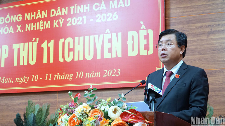 Bí thư Tỉnh ủy, Chủ tịch Hội đồng nhân dân tỉnh Cà Mau Nguyễn Tiến Hải phát biểu khai mạc kỳ họp chuyên đề.