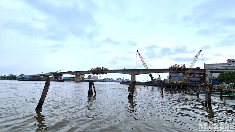 : Cầu sông Ông Đốc là 1 trong 3 dự án thành phần quan trọng thuộc Dự án tuyến trục đông-tây của Cà Mau, góp phần thúc đẩy phát triển kinh tế-xã hội vùng ven biển vùng cực nam Tổ quốc.