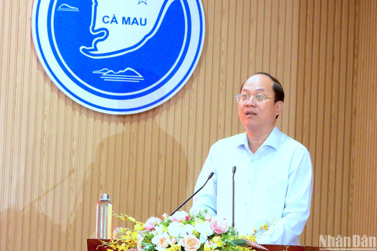 Bí thư Tỉnh ủy Cà Mau Nguyễn Hồ Hải chỉ đạo các nội dung cần thực hiện trong thời gian tới tại Cà Mau trong việc xóa nhà tạm, nhà dột nát. Bí thư Tỉnh ủy Cà Mau Nguyễn Hồ Hải chỉ đạo các nội dung cần thực hiện trong thời gian tới tại Cà Mau trong việc xóa nhà tạm, nhà dột nát.