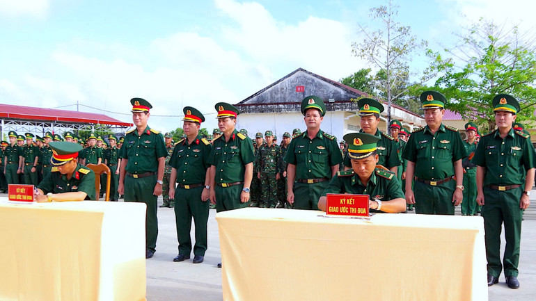 Các khối thi đua của Bộ Chỉ huy Quân sự và Bộ Chỉ huy Bộ đội Biên phòng tỉnh Cà Mau ký kết giao ước thi đua năm 2025.