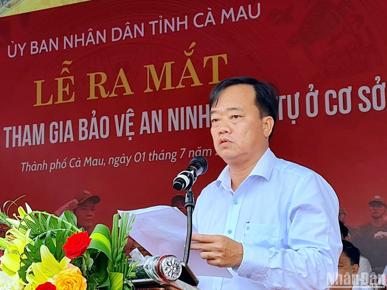 Ủy viên dự khuyết Trung ương Đảng, Chủ tịch Ủy ban nhân dân tỉnh Cà Mau Huỳnh Quốc Việt phát biểu tại lễ thành lập lực lượng an ninh, trật tự ở cơ sở.