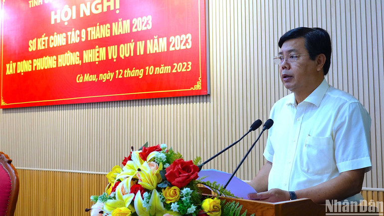 Ủy viên Trung ương Đảng, Bí thư Tỉnh ủy, Chủ tịch Hội đồng nhân dân tỉnh Cà Mau Nguyễn Tiến Hải phát biểu chỉ đạo tại hội nghị.