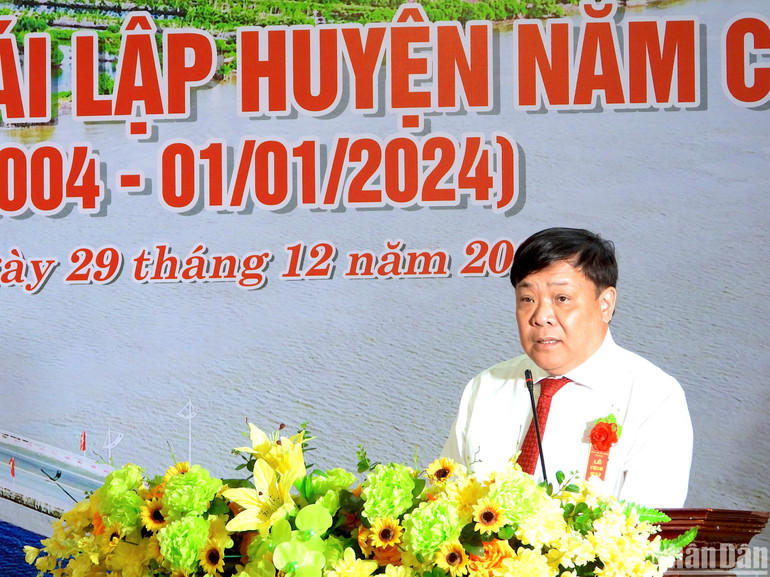 Phó bí thư Thường trực Tỉnh ủy Cà Mau Phạm Thành Ngại phát biểu chỉ đạo tại lễ kỷ niệm 20 năm Ngày tái lập các huyện Năm Căn.