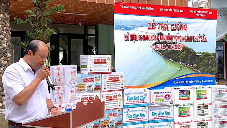 Lễ thả con giống kỷ niệm Ngày truyền thống ngành Thủy sản Việt Nam tổ chức tại Cà Mau vào sáng 1/4.