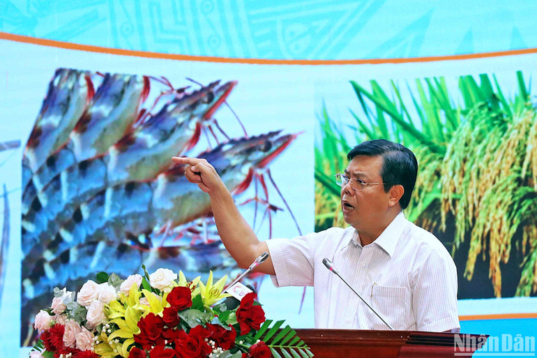 Ủy viên Trung ương Đảng, Bí thư Tỉnh ủy Cà Mau Nguyễn Tiến Hải phát biểu chỉ đạo tại hội nghị.