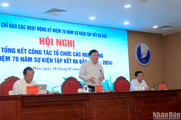 Chủ tịch Ủy ban nhân dân tỉnh Cà Mau Phạm Thành Ngại phát biểu đánh giá và kết luận Hội nghị.