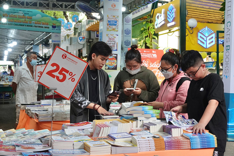 Nhiều chương trình ưu đãi khuyến đọc tại Hội sách thiếu nhi.