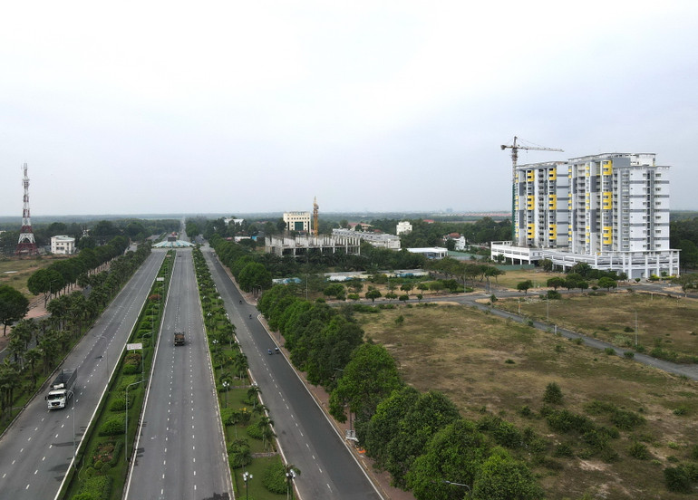 Một góc trung tâm huyện Nhơn Trạch hiện nay. Một góc trung tâm huyện Nhơn Trạch hiện nay.