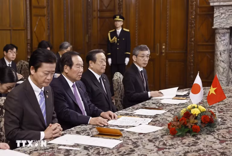 Chủ tịch Hạ viện Nhật Bản Nukaga Fukushiro phát biểu. (Ảnh: Doãn Tấn/TTXVN)