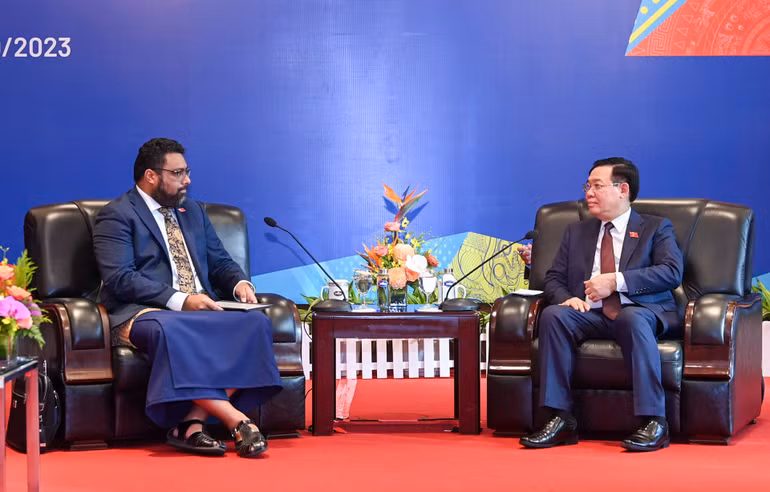 Chủ tịch Quốc hội Vương Đình Huệ phát biểu tại buổi tiếp Chủ tịch Quốc hội Tonga Lorre Fakafanua.