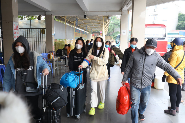 Vận chuyển hành khách trong tháng 3/2023 ước đạt hơn 372 triệu lượt khách, tăng hơn 17% so với cùng kỳ năm 2022.