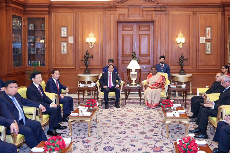 Thủ tướng Phạm Minh Chính hội kiến Tổng thống Droupadi Murmu. (Ảnh: NHẬT BẮC) Thủ tướng Phạm Minh Chính hội kiến Tổng thống Droupadi Murmu. (Ảnh: NHẬT BẮC)