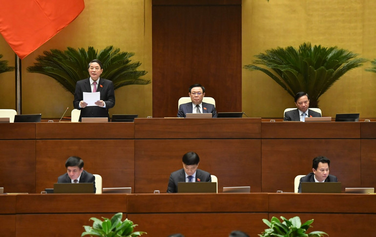 Phó Chủ tịch Quốc hội Nguyễn Đức Hải điều hành phiên họp ngày 03/11. Ảnh: Đăng Khoa