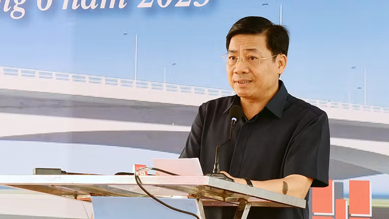 Bí thư Tỉnh ủy Bắc Giang Dương Văn Thái phát biểu.