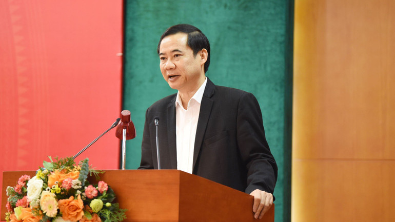 Đồng chí Nguyễn Thái Học giới thiệu và quán triệt nội dung cuốn sách của Tổng Bí thư Nguyễn Phú Trọng.