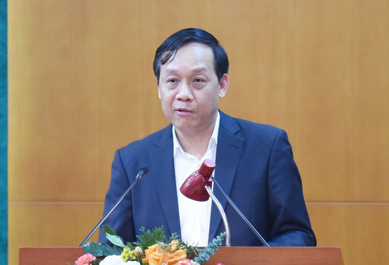 Đồng chí Nguyễn Thanh Hải báo cáo tình hình công tác quý I.